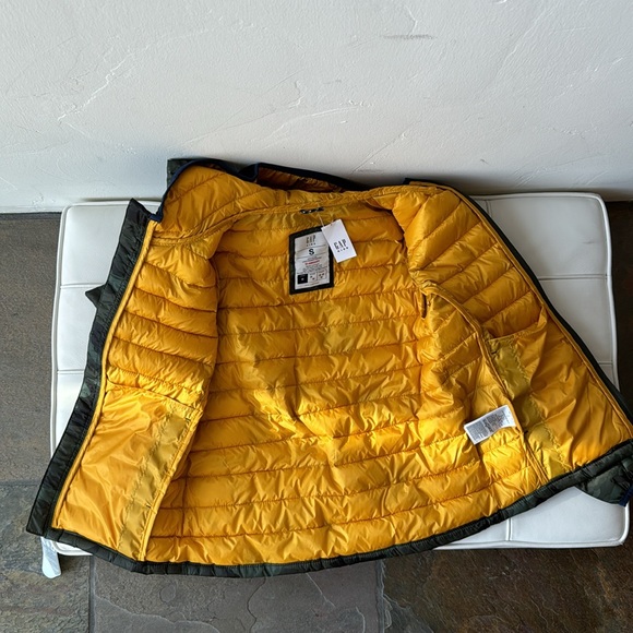 Gap Kids Lightweight Puffer Size S (6/7) - Picture 10 of 11